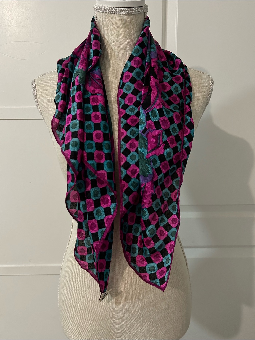 Albert Nipon for Collection XIIX Ltd, vintage 80's scarf